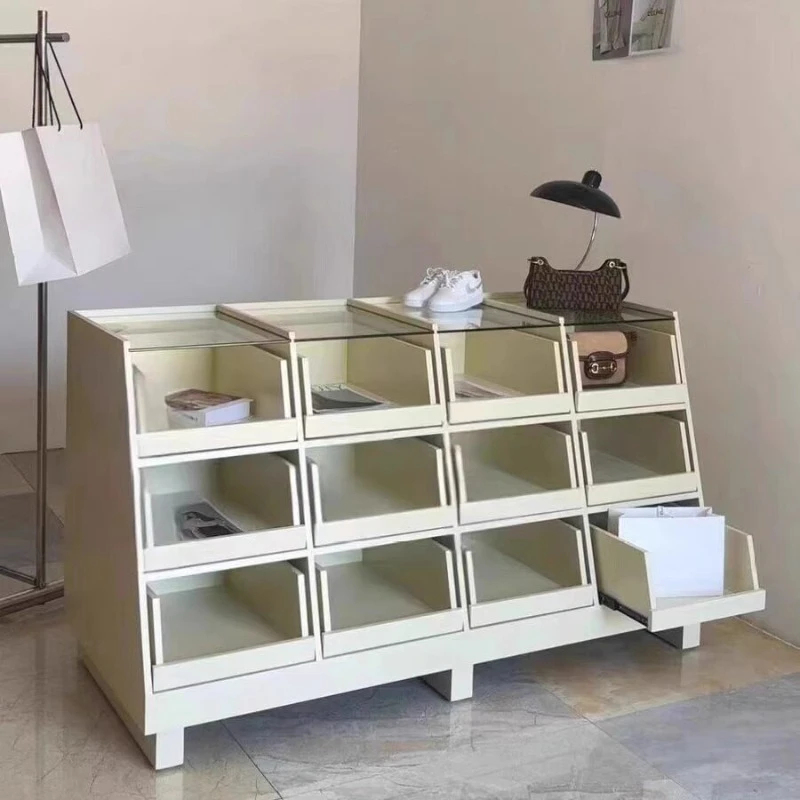 Furniture Hardware Store - Çocuk Giyim Mağazası Nakajima Mücevher Dolabı
